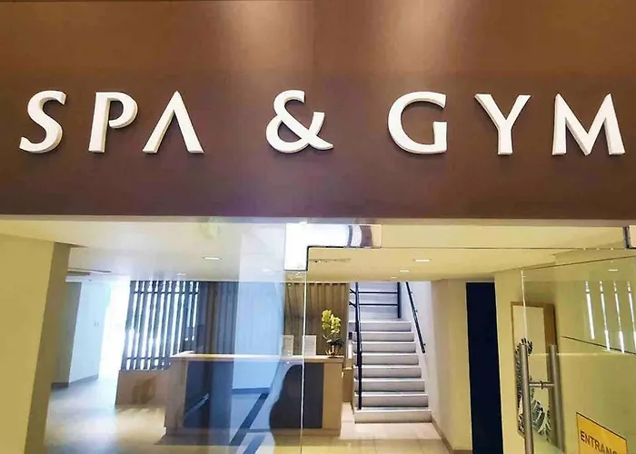 Apartment Tropical 1br Uptown Parksuites Bgc, 200mbps Smart Tv