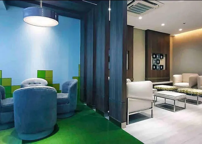 Tropical 1br Uptown Parksuites Bgc, 200mbps Smart Tv Apartment *