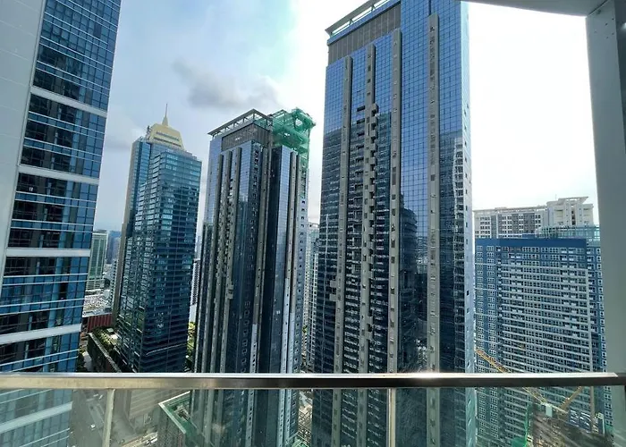 Tropical 1br Uptown Parksuites Bgc, 200mbps Smart Tv *